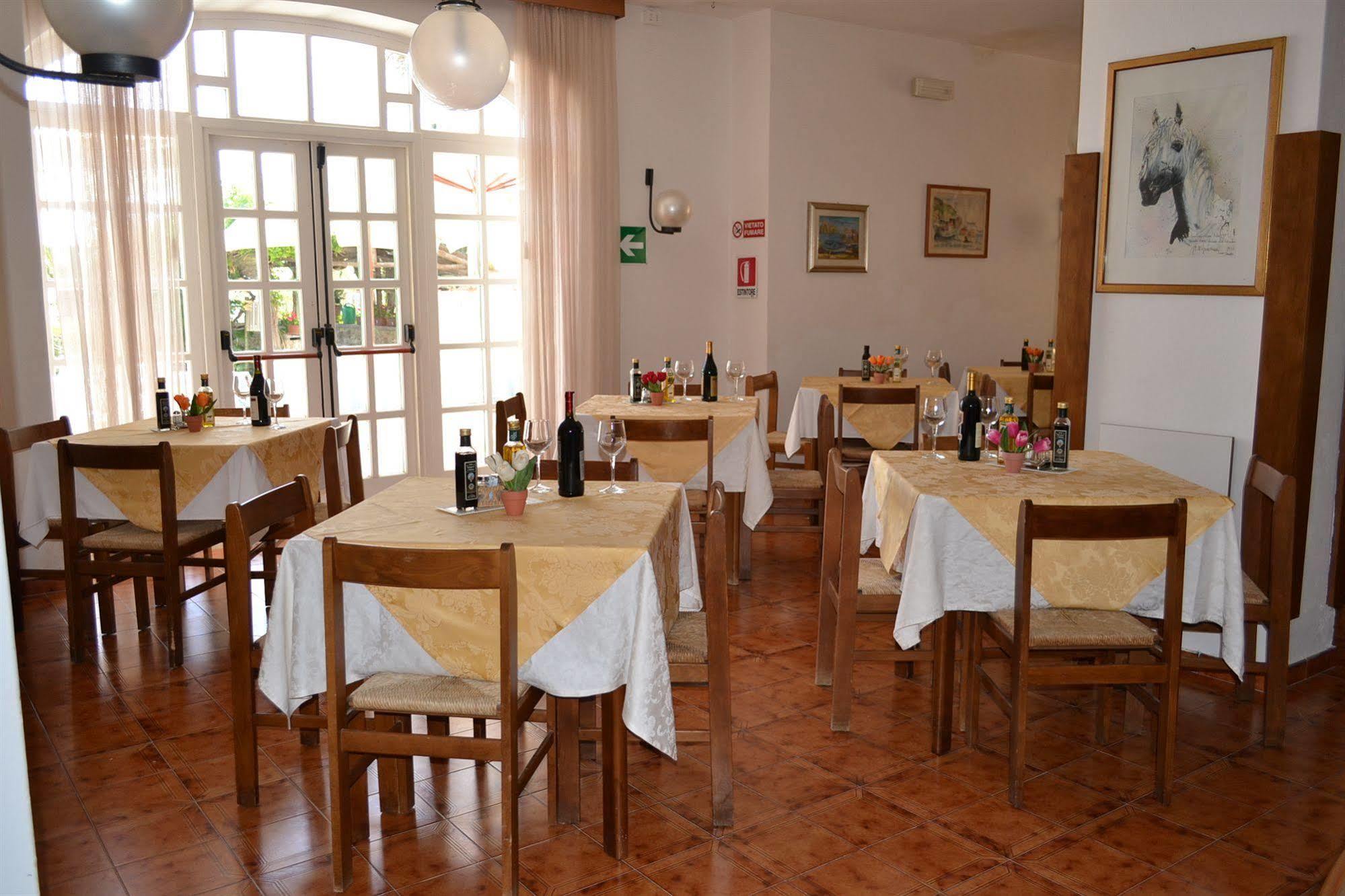 Hotel Villa Bina Sant'Angelo  Ngoại thất bức ảnh